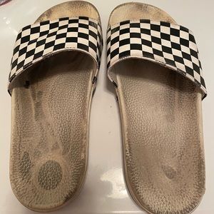 Sz 9 Women Black and White checkered Van’s slides.